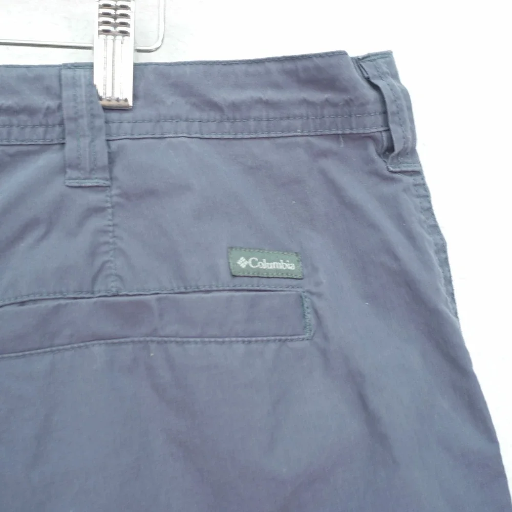 Columbia Shorts Mens -42 / 8- Gray Chino Flat Front High‎ Rise Outdoor Casual Su